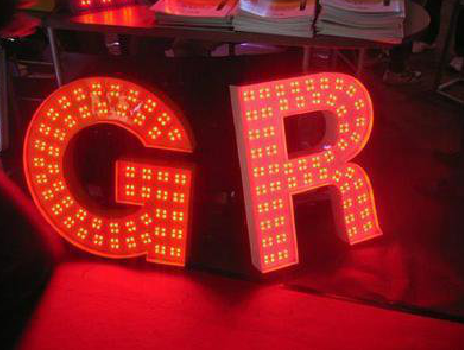  泸县LED发光字常见的安装误区。